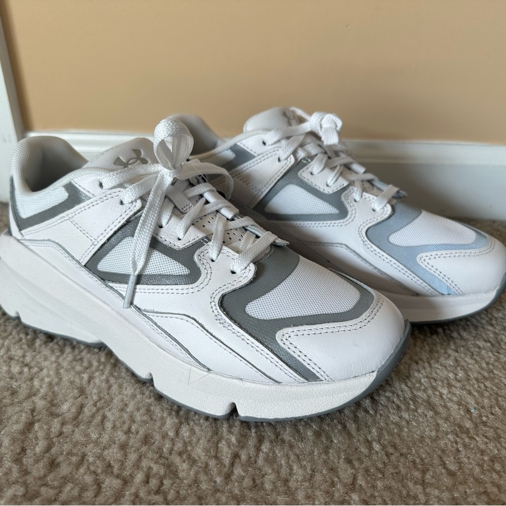 Unisex UA Forge 96 Leather Shoes - size 9